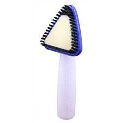 BROSSE A MAIN POUR SHAMPONNER
